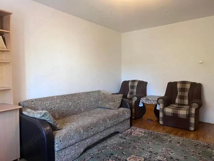 Apartament cu 2 camere decomandat în Liliacului