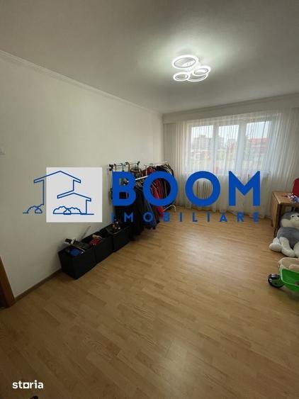 Apartament cu 4 camere decomandat, mobilat în Ostroveni