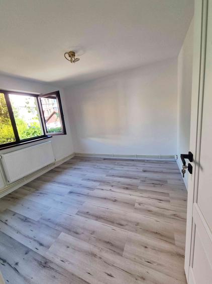 Apartament cu 2 camere decomandat în Micro 5
