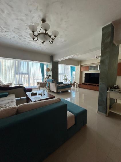 Apartament cu 3 camere decomandat în Peninsula