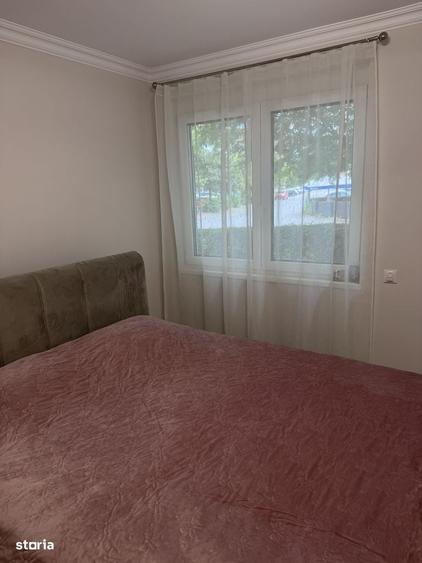 Apartament cu 3 camere decomandat în Cornișa