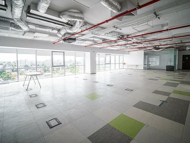 Spațiu comercial, de 600 mp, în P-ta Presei Libere
