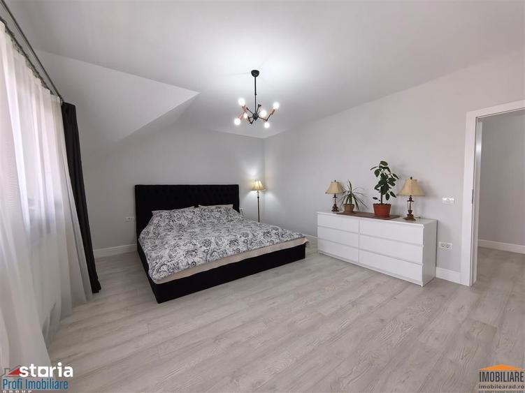 Casă cu 6 camere cu Teren 1523 Mp în Livada