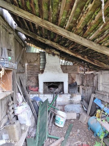 Casă cu 4 camere cu Teren 4122 Mp în Petid
