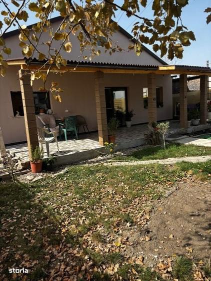 Casă cu 4 camere în Central