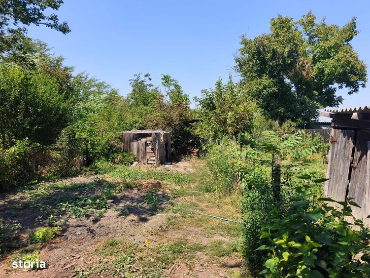 Casă cu 2 camere cu Teren 2160 Mp în Poienarii Burchii