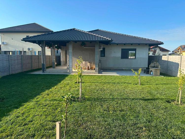 Casă cu 3 camere în Central