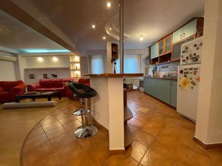 Apartament cu 3 camere decomandat în Central