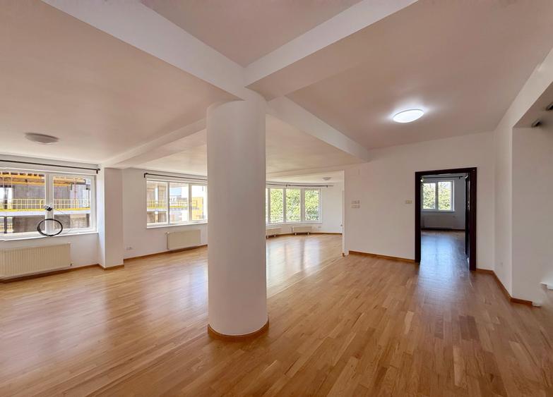 Apartament cu 3 camere decomandat, mobilat în Floreasca