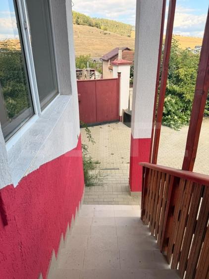 Casă individuală cu 6 camere cu Canalizare în Codlea