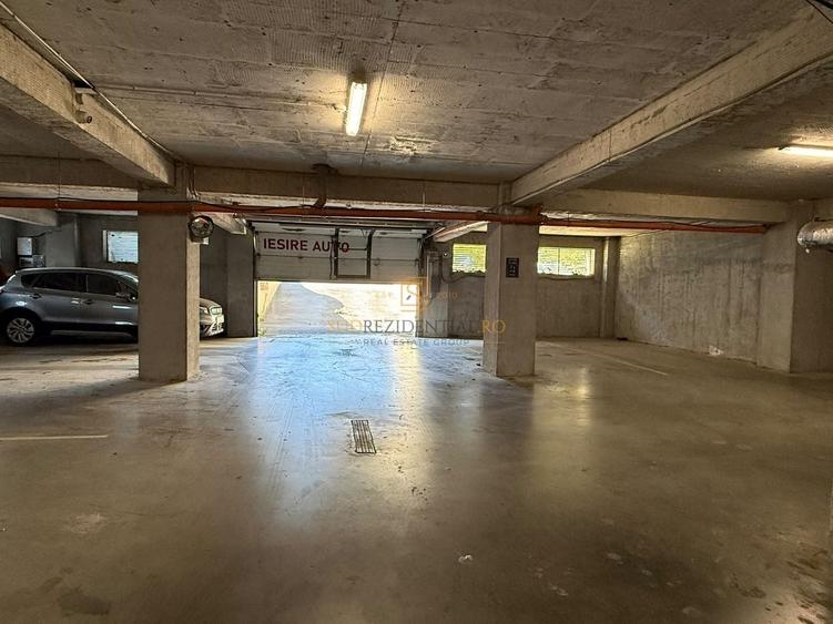 Apartament cu 3 camere semidecomandat, mobilat în Central