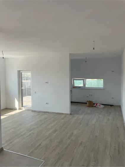Casă cu Teren 300 Mp în Dumbrăvița