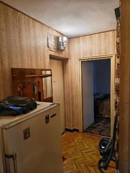 Apartament cu 3 camere semidecomandat în Est