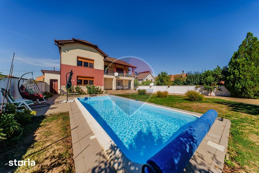 Casă cu 5 camere cu Teren 1030 Mp în Fântânele