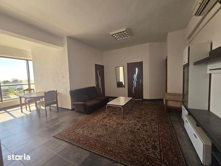 Spațiu comercial, de 1,000 mp, în Central