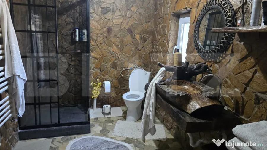 Casă cu 5 camere cu Teren 2800 Mp în Central