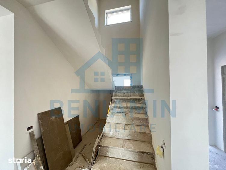 Casă cu 5 camere cu Teren 600 Mp în Sânpetru