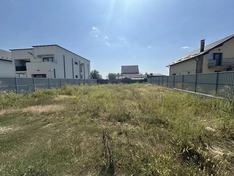 Teren de 496 mp, în Trivale