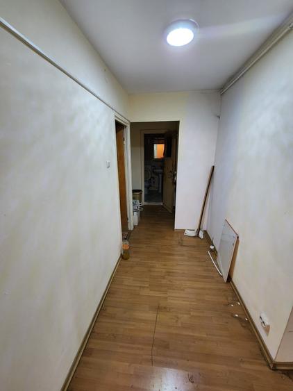 Apartament cu 4 camere decomandat în Berceni