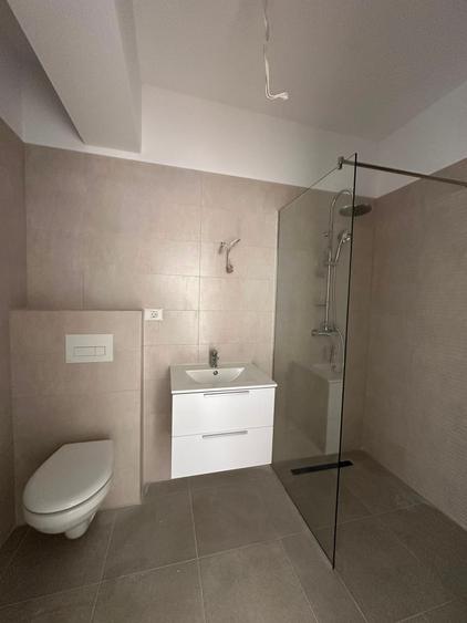 Apartament cu 2 camere semidecomandat în Berceni