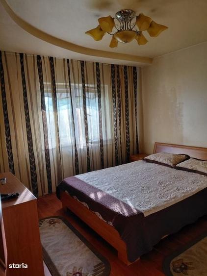 Apartament cu 3 camere decomandat în Craiovița Nouă