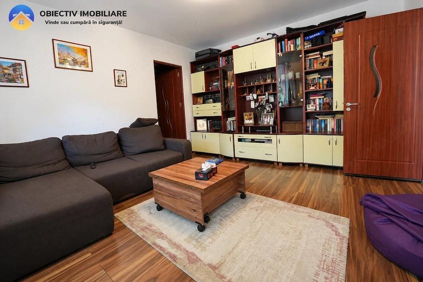 Apartament cu 3 camere semidecomandat în Central