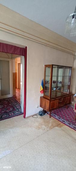 Apartament cu 4 camere decomandat în Unirii Sud