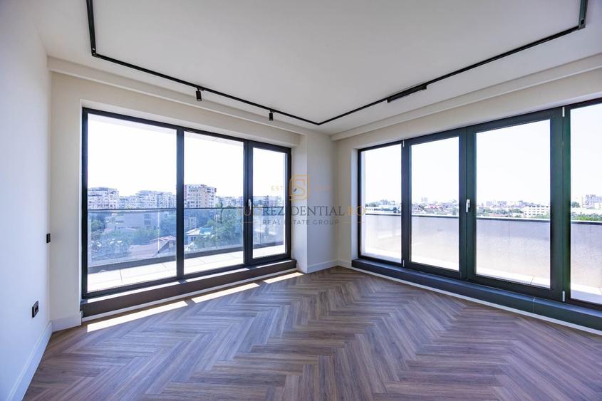 Penthouse cu 4 camere decomandat în Decebal