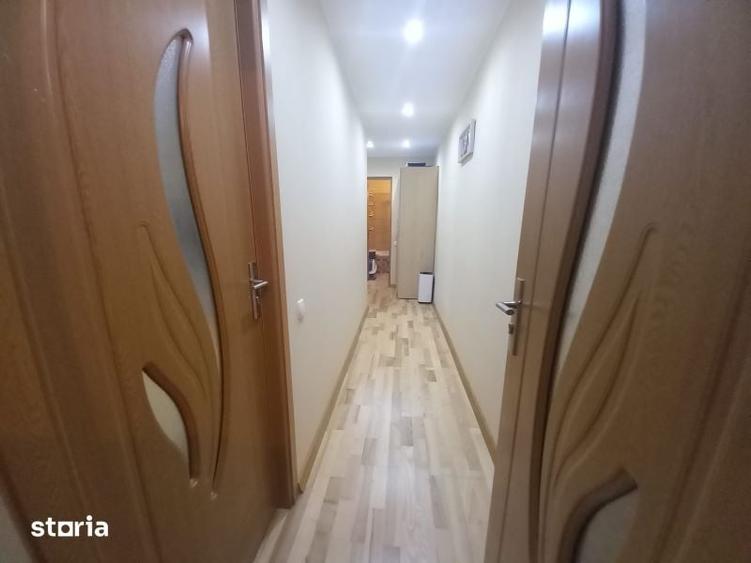 Apartament cu 4 camere semidecomandat în Republicii