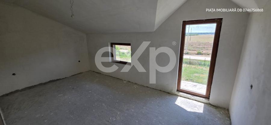 Casă individuală cu 7 camere cu Teren 2000 Mp în Colacu