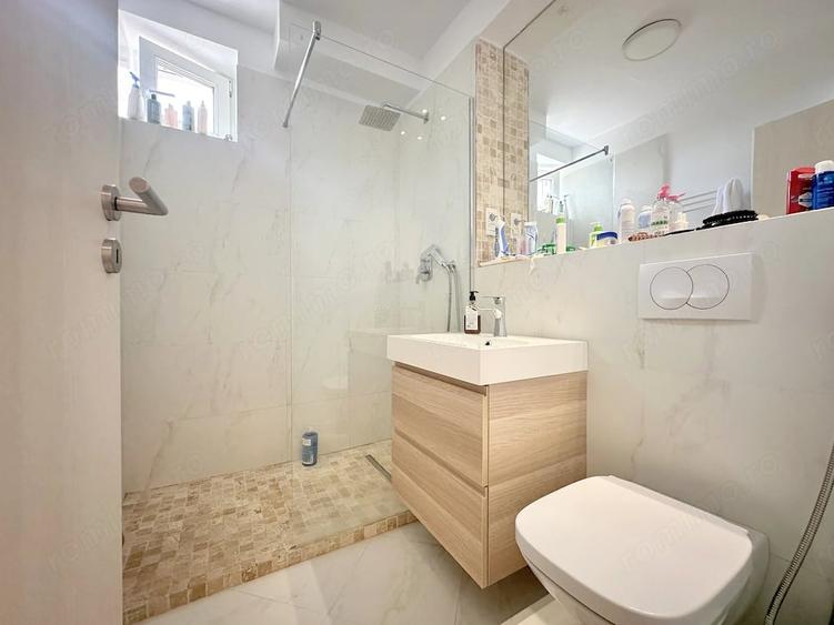 Apartament cu 3 camere decomandat în Ultracentral