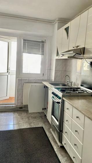 Apartament cu 3 camere semidecomandat în Plantelor