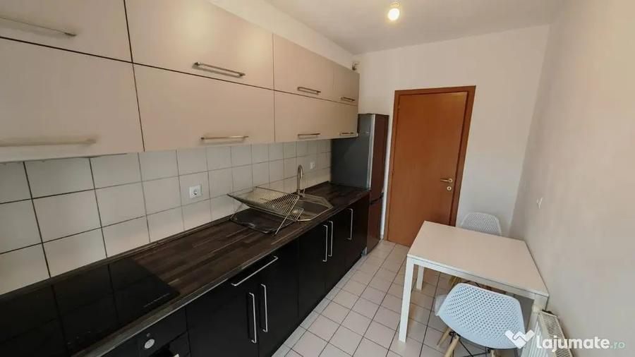 Apartament cu 2 camere decomandat, mobilat în Păcii