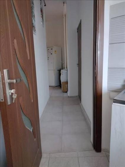 Apartament cu 2 camere decomandat, mobilat în P-ța Ovidiu