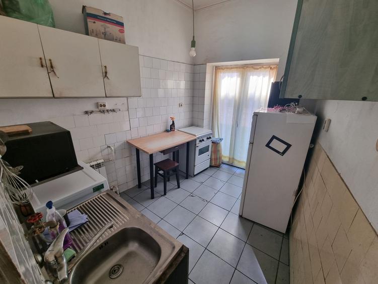 Apartament cu 3 camere semidecomandat în Ultracentral