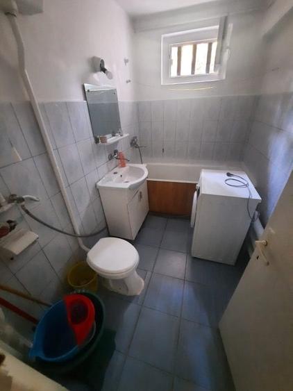 Apartament cu 2 camere decomandat, mobilat în Nicolina