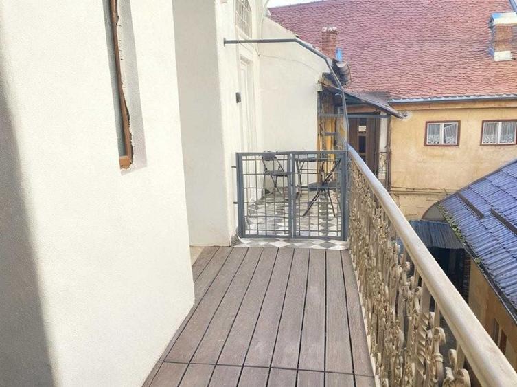 Apartament cu 3 camere semidecomandat în Lotrioara