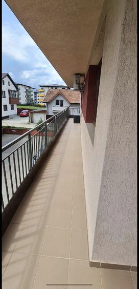 Apartament cu 3 camere decomandat în Florești