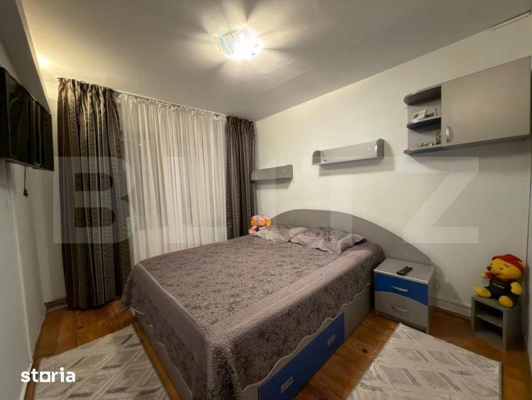 Apartament cu 3 camere decomandat în Craiovița Nouă