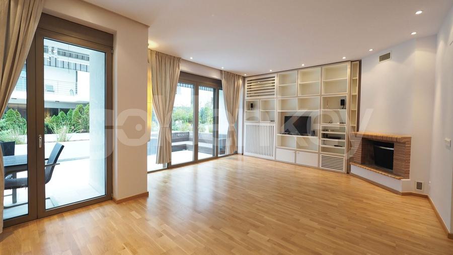 Duplex cu 6 camere cu Canalizare în Băneasa