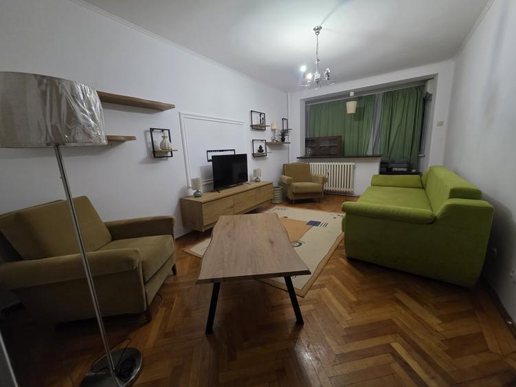 Apartament cu 2 camere semidecomandat în Teiul Doamnei