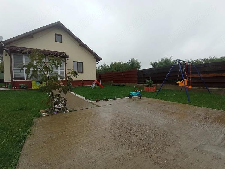 Casă cu 6 camere cu Teren 400 Mp în Horpaz