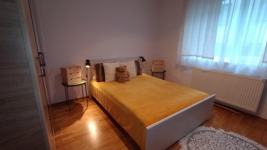 Apartament cu 3 camere decomandat, mobilat în Europa
