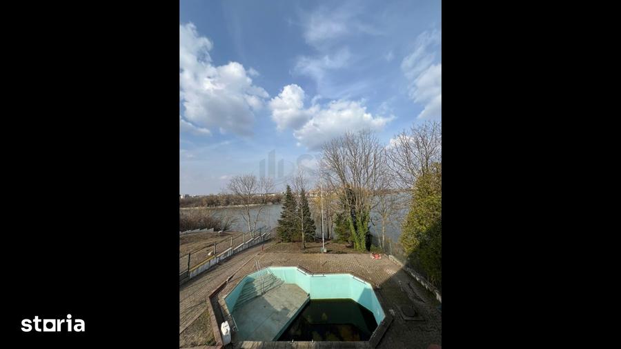 Casă cu 7 camere cu Piscina în Dămăroaia