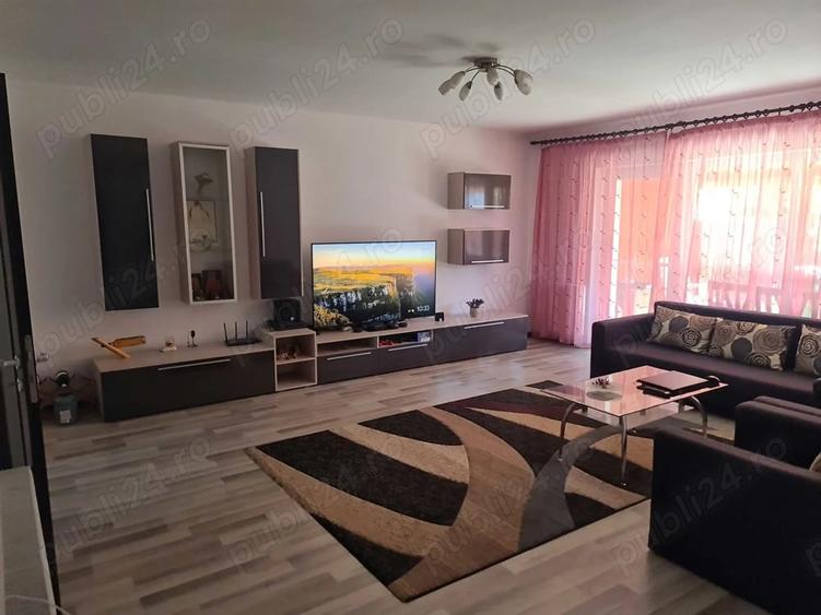 Casă cu 6 camere cu Teren 300 Mp în Dumbrăvița