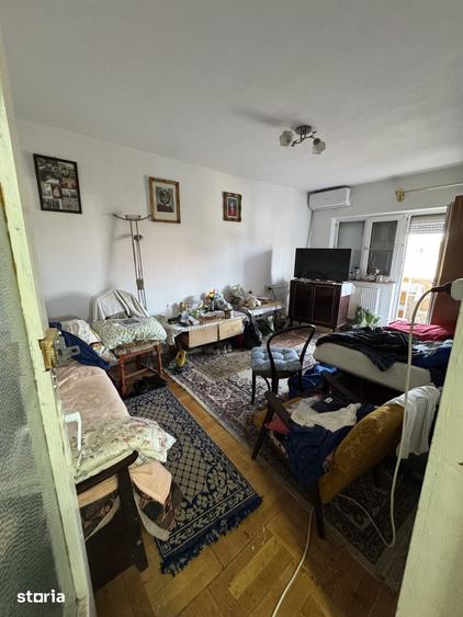 Apartament cu 4 camere decomandat în Central