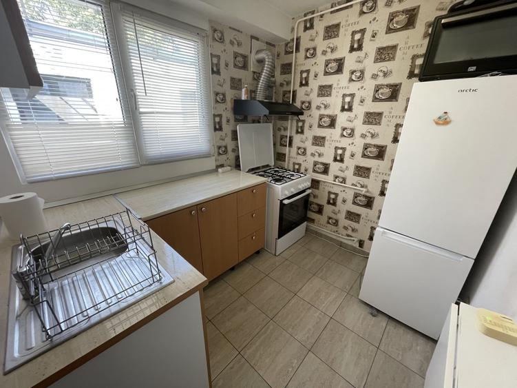Apartament cu 2 camere decomandat, mobilat în Drumul Taberei