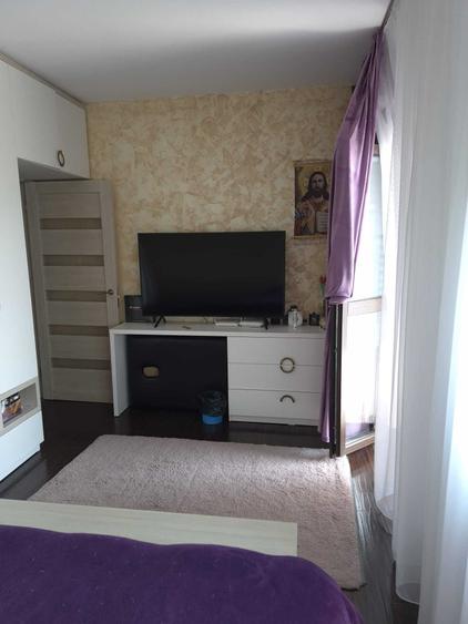 Casă cu 3 camere în Valea Adâncă