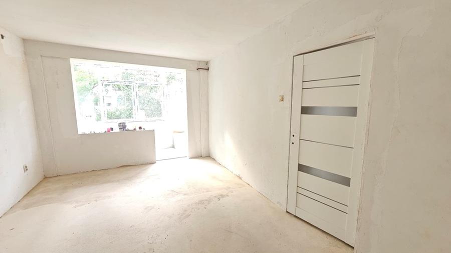 Apartament cu 3 camere semidecomandat în Micro 17
