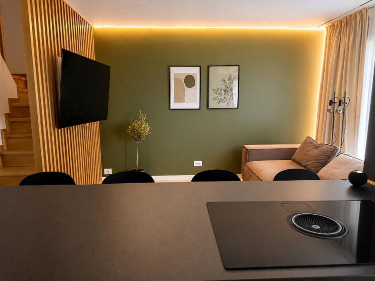 Apartament cu 4 camere, mobilat în P-ta Presei Libere